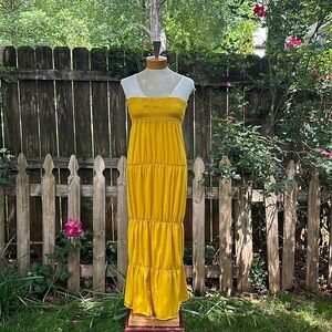 Sexappeal tiered gold Maxi dress S